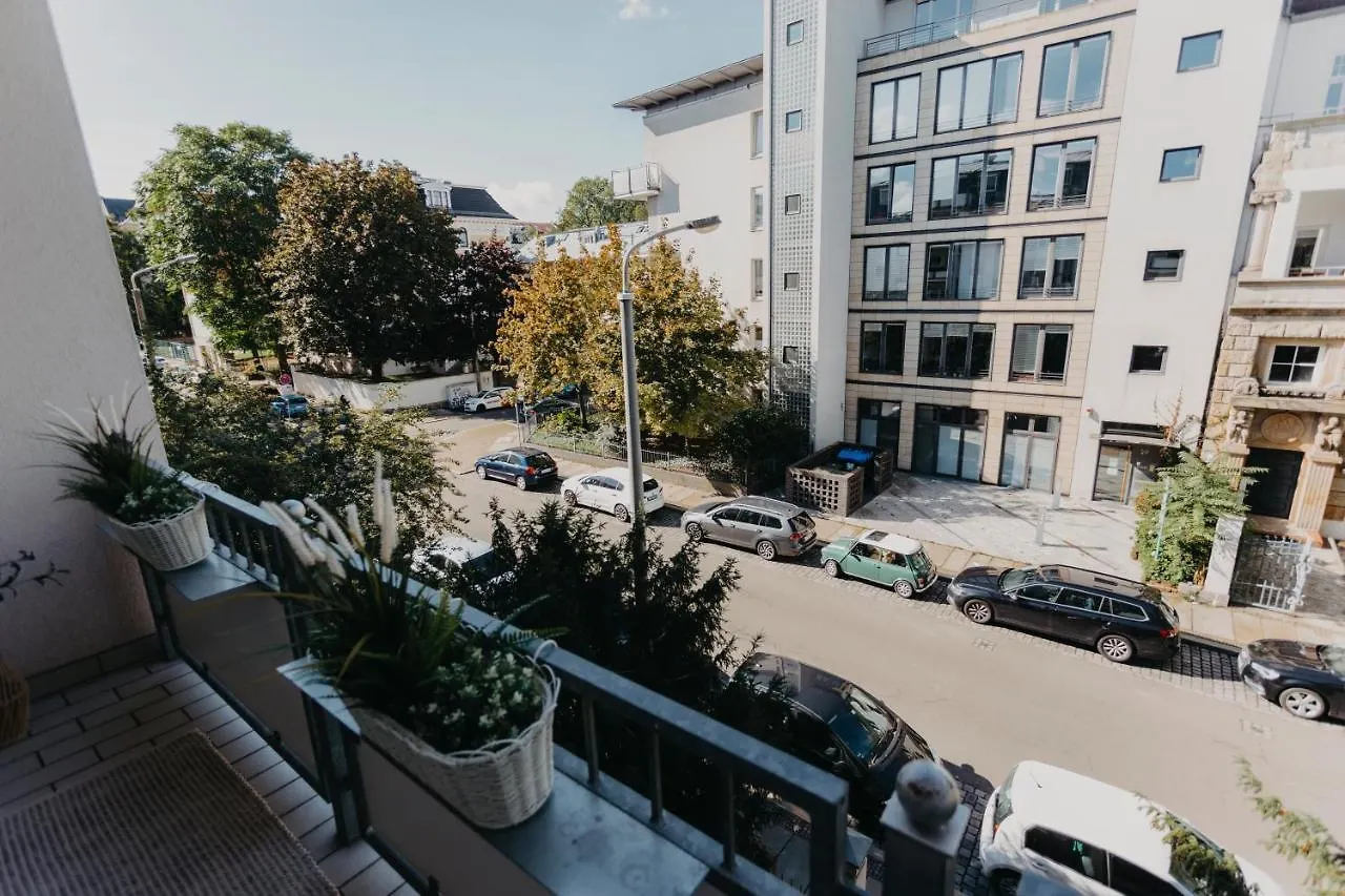 Traber Apartments Im Herzen Leipzigs Balkon Parkplatz Germany